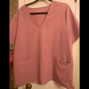 Chalk pink Figs Casma three pocket scrub top